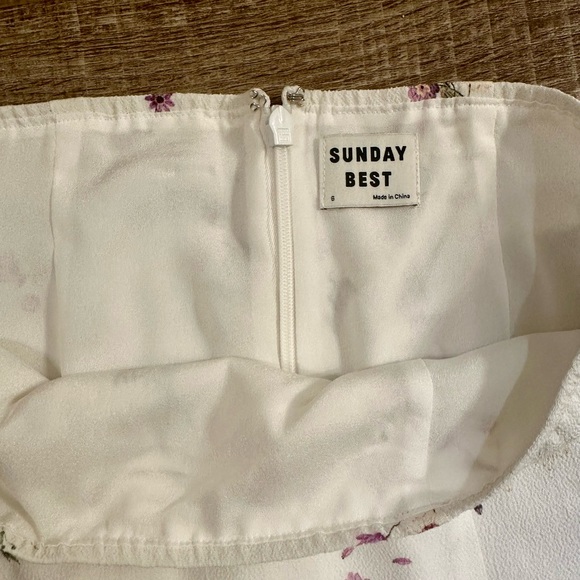 Aritzia White Mini Skirt Resort Wear - Picture 3 of 3